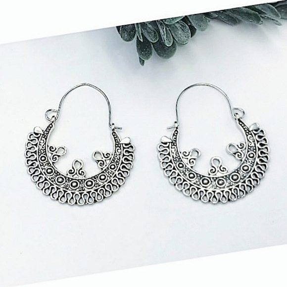 Anthropologie Jewelry - SILVER FILIGREE BOHO ANTIQUE INSPIRED GYPSY HUGGIE HOOPS